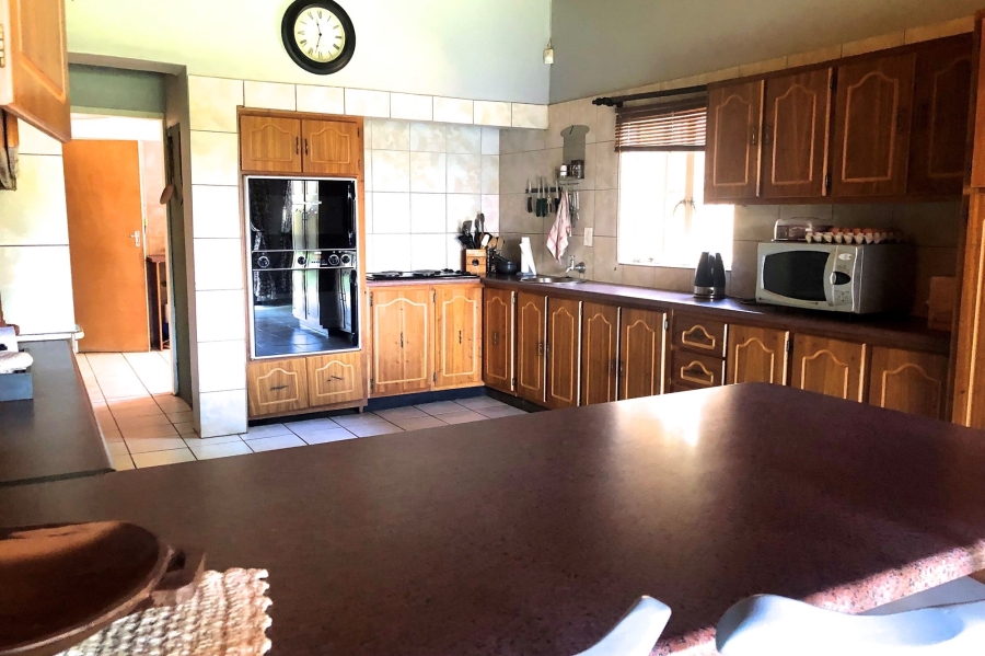 8 Bedroom Property for Sale in Melodie North West